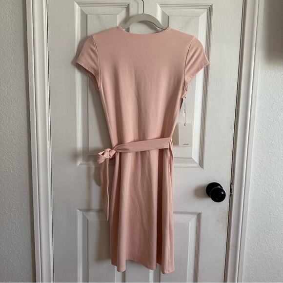 Aritzia Wilfred New Lune Dress
Wrap Mini Dress Size Small NWT - Picture 6 of 8